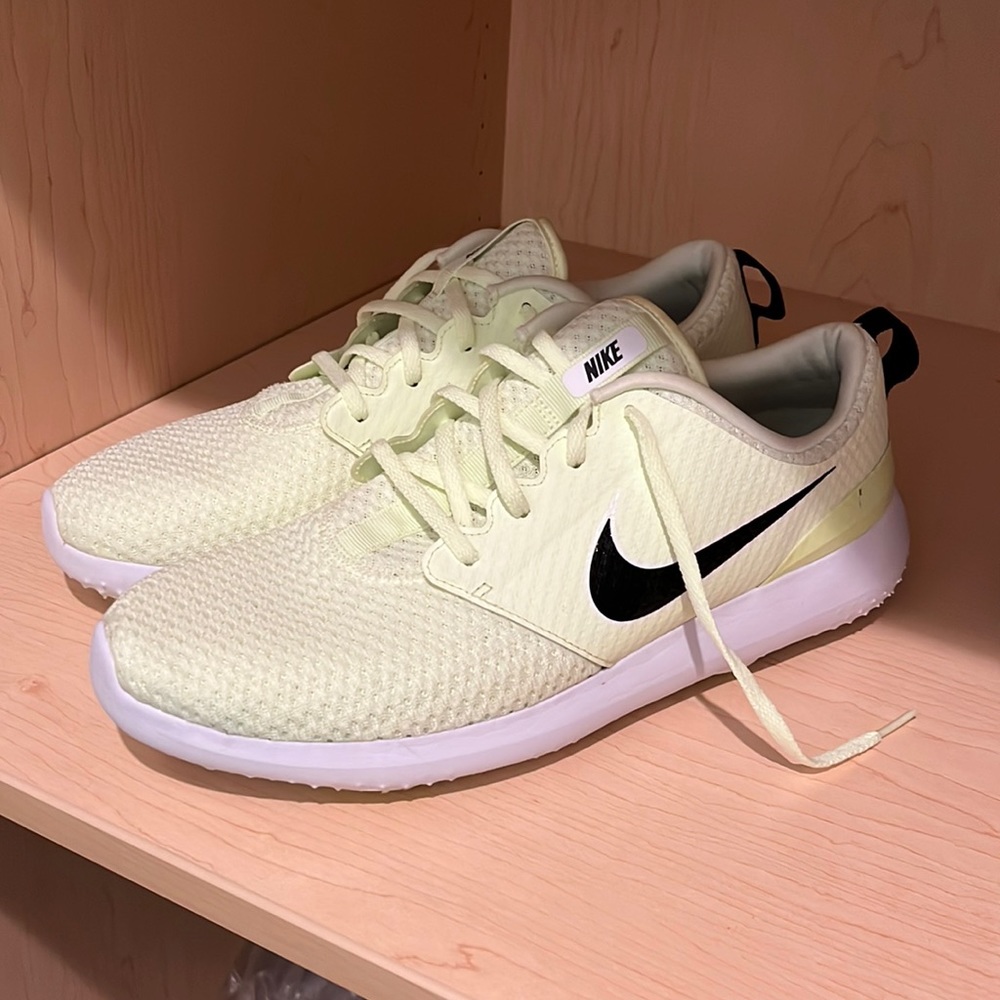 Nike men’s mens golf roche 12